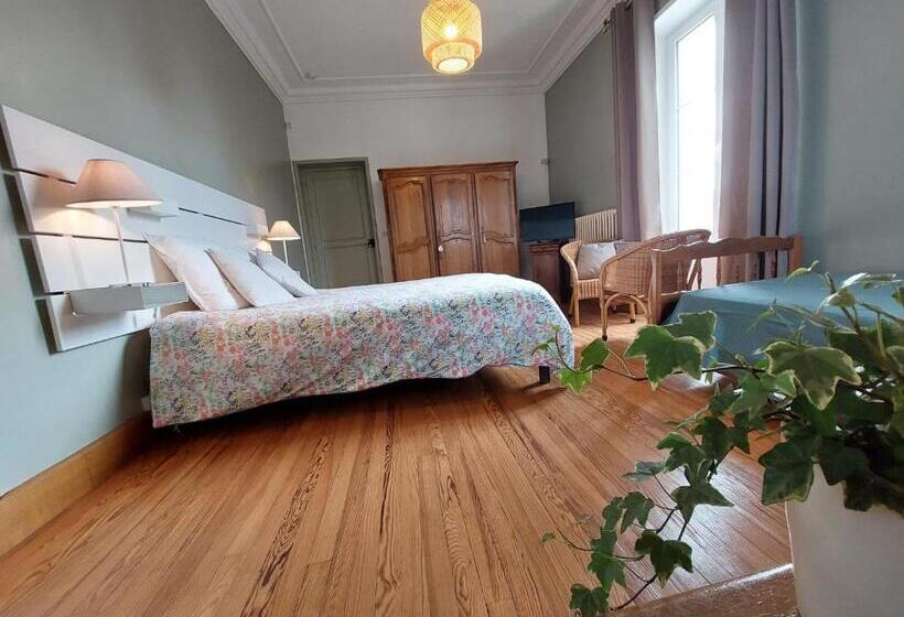 Семейный Номер, Les Chambres D Omaha Beach Etablissement Avec Deux Chambres D Hôtes, Petit Déjeuner Compris Fait Mai