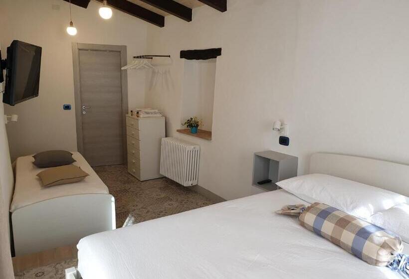 Quarto Triplo Estandar, Agriturismo Alveare
