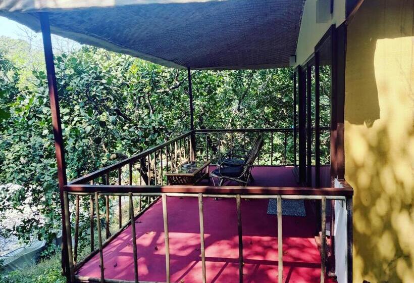 Номер Стандарт Вид на Озеро, Samyama Retreat
