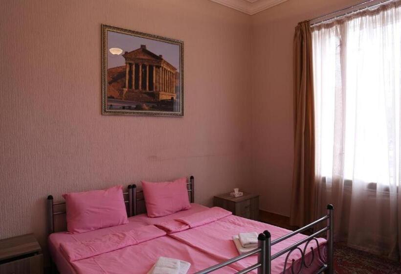 디럭스 룸, Bridge House Yerevan Armenia