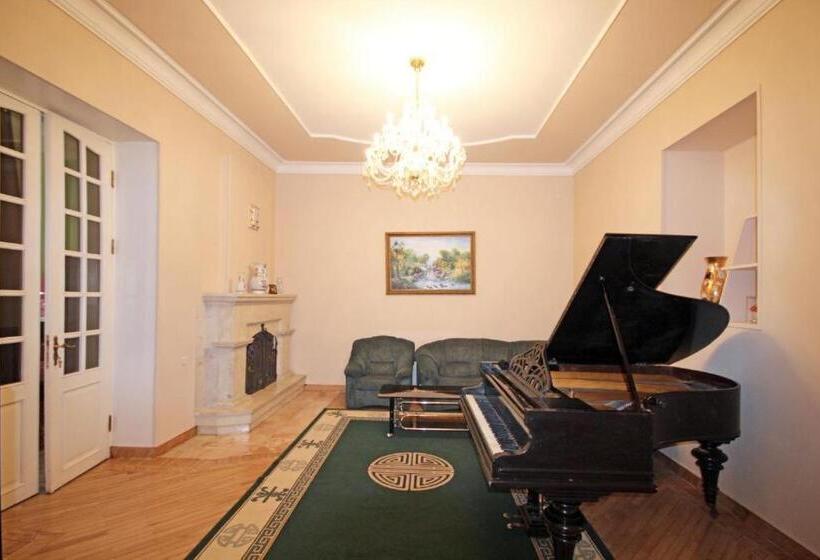 이코노미 룸, Bridge House Yerevan Armenia