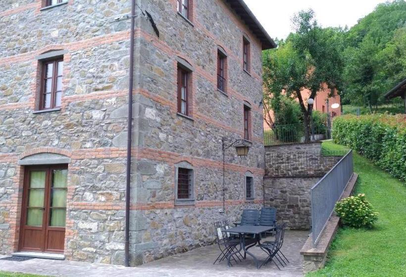 Студио Стандарт Вид на Бассейн, La Collina Dei Franchi