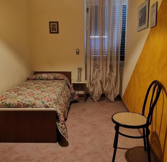 اتاق استاندارد یک نفره, Albergo Ristorante Pizzeria Del Viale