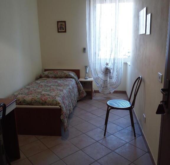 اتاق استاندارد یک نفره, Albergo Ristorante Pizzeria Del Viale