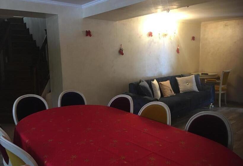 ویلای لوکس 1 خوابه, Vila Cameea