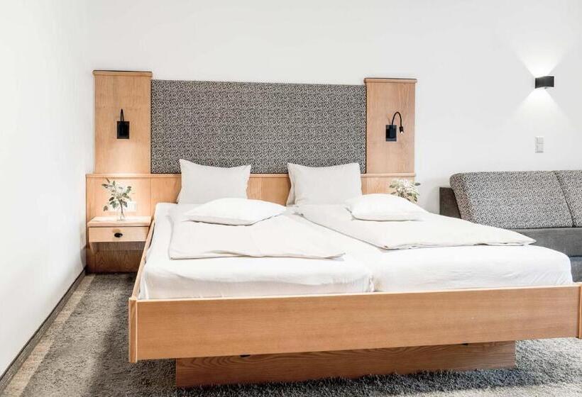 سوییت جونیور, B&b Hotel Die Barbara
