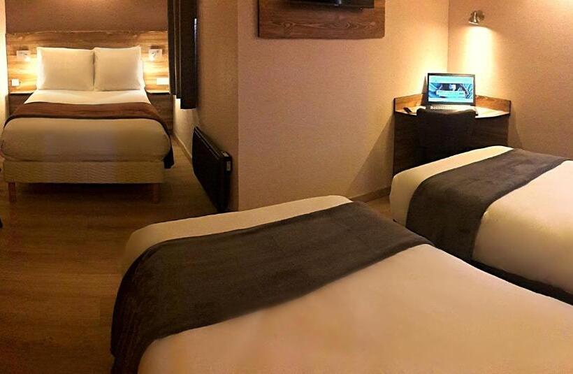 Номер Стандарт Трехместный, Brit Hotel Confort Pau Lons