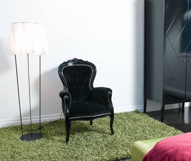 سوییت جونیور, Chez Swann