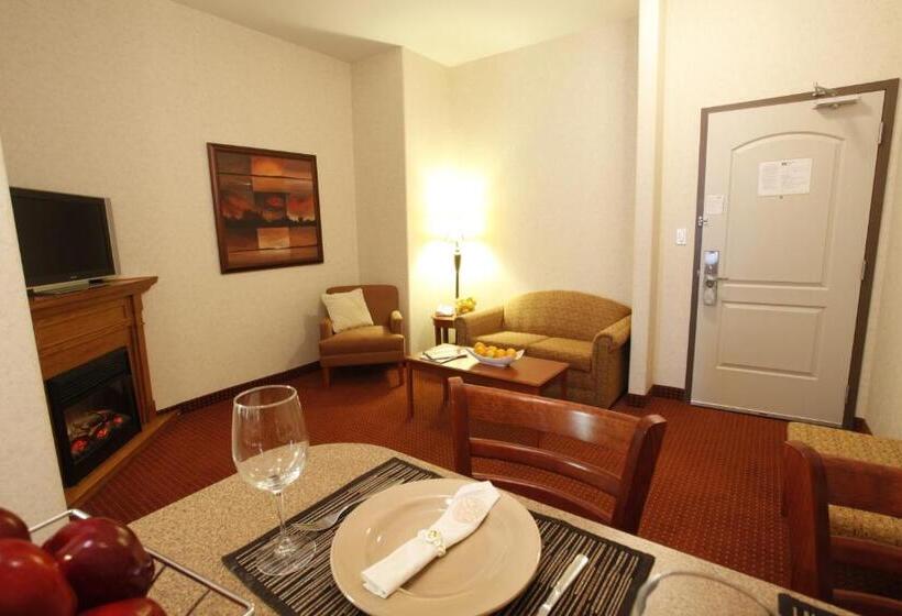 Люкс Кровать Кинг, Pomeroy Inn And Suites Dawson Creek
