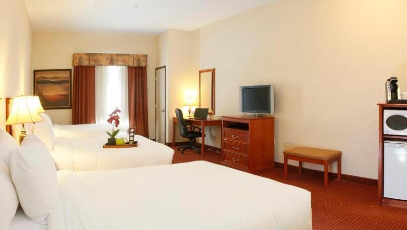 Номер Стандарт Трехместный, Pomeroy Inn And Suites Dawson Creek