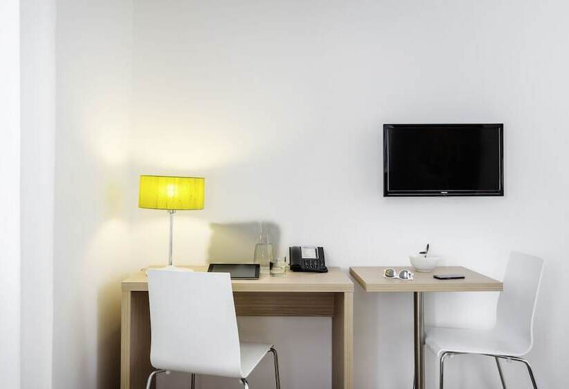Студия Стандарт Двуспальная Кровать, Aparthotel Adagio Access Paris Clichy
