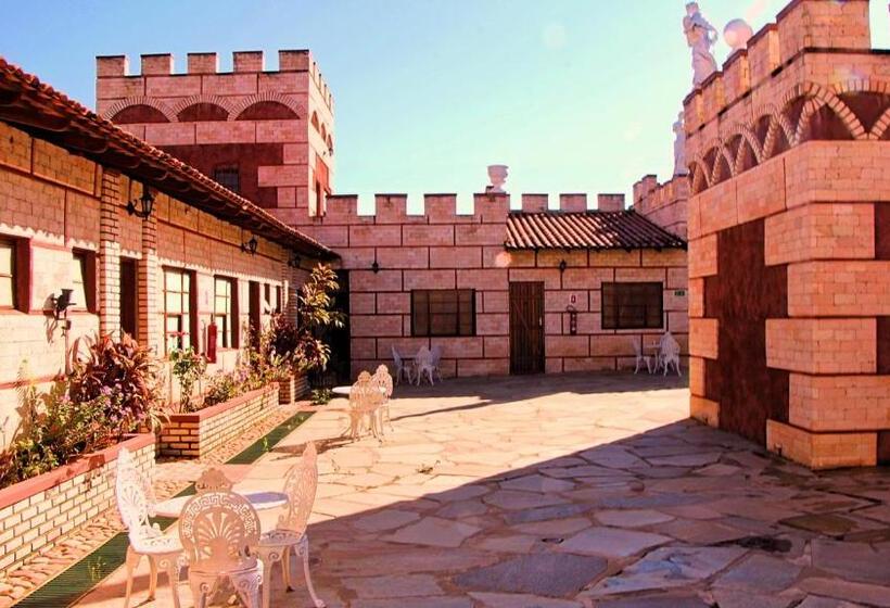 Номер Стандарт Трехместный, Pousada Al Castello Di Giulietta E Romeo