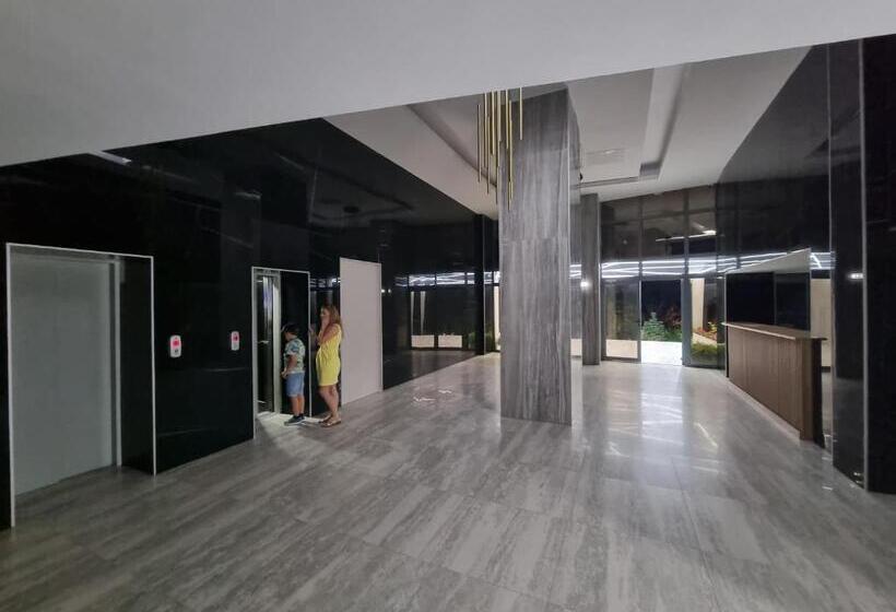 آپارتمان 1 خوابه با چشم‌انداز دریا, Denis Apartament 2 Camere