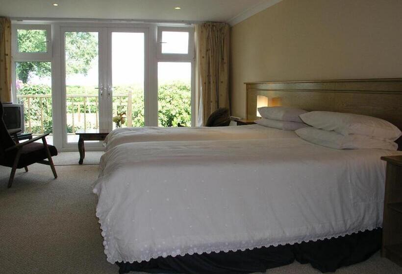 اتاق استاندارد با چشم‌انداز دریاچه, Lakeland Midsummer Lakehouse