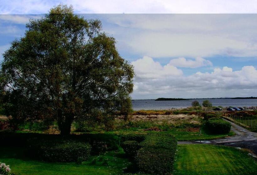 اتاق استاندارد, Lakeland Midsummer Lakehouse