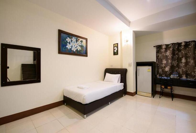 Трехместный Номер Стандарт с Балконом, Chana Place Lanna