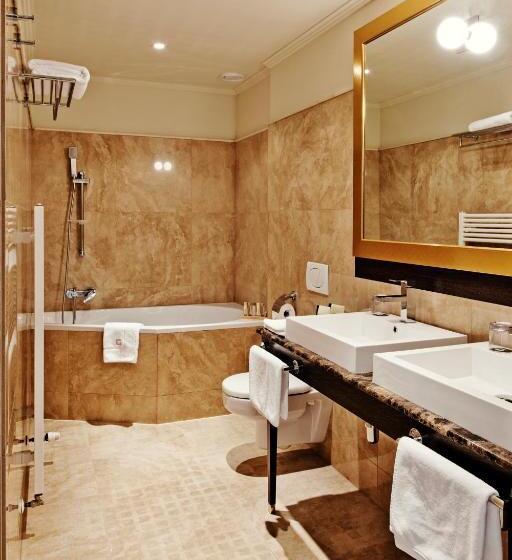 Полулюкс, Grandezza Hotel Luxury Palace