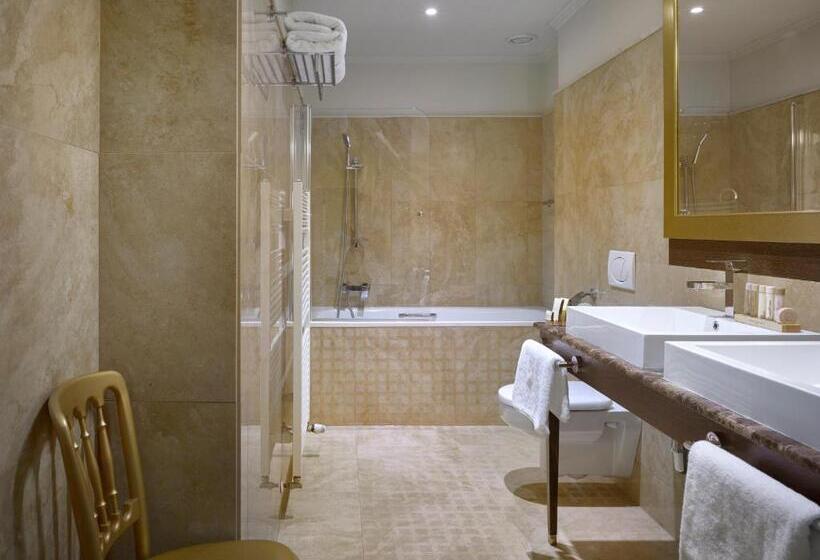 Полулюкс, Grandezza Hotel Luxury Palace