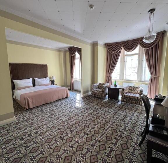 Полулюкс, Grandezza Hotel Luxury Palace