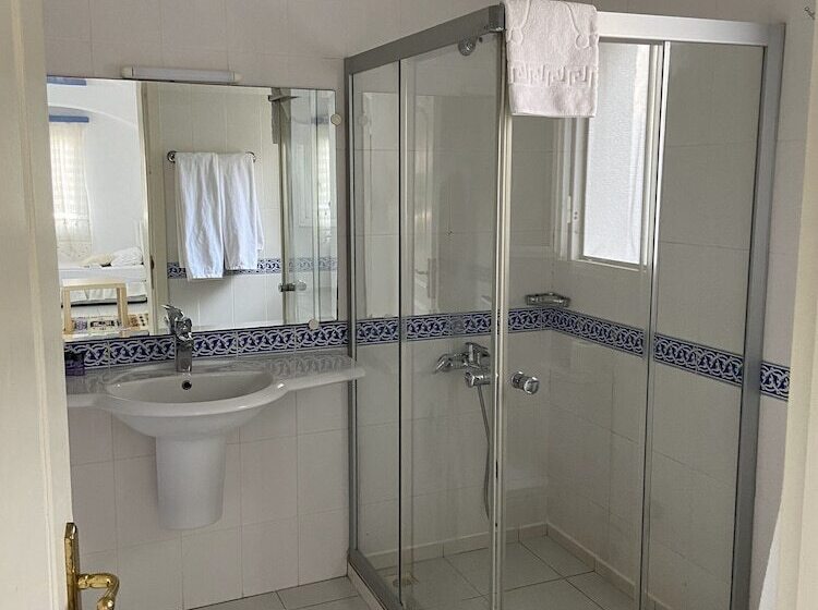Люкс Вид на Сад, Omar Hotel & Suites