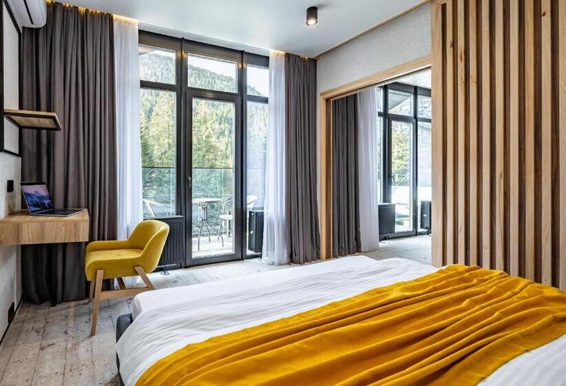 1 Bedroom Apartment Mountain View, Wood Hotel Resort & Spa