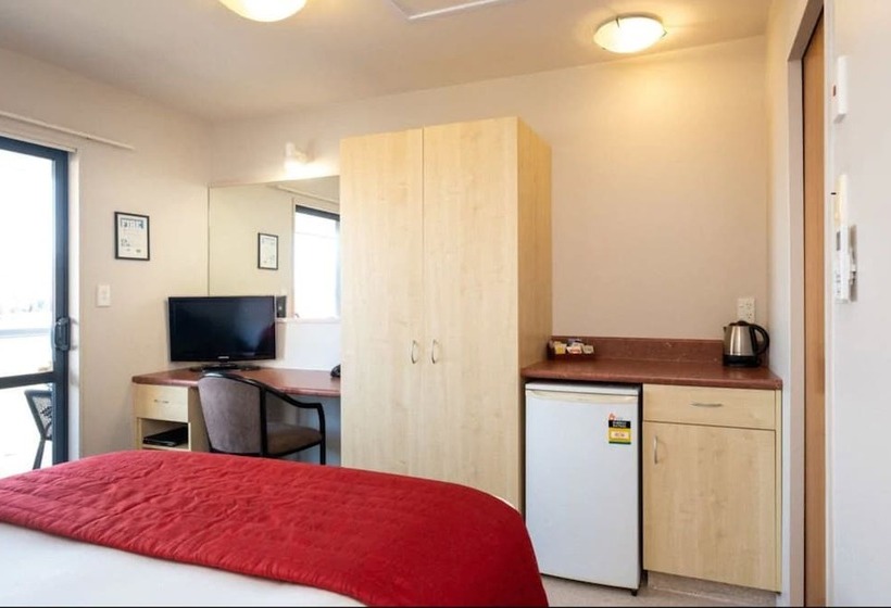 스탠다드 스튜디오, Bella Vista Motel Napier