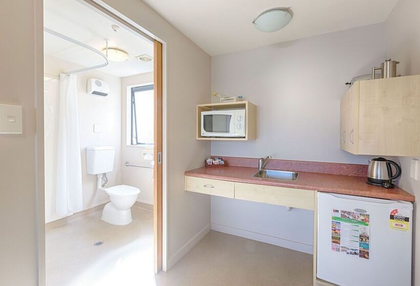 스탠다드 스튜디오, Bella Vista Motel Napier