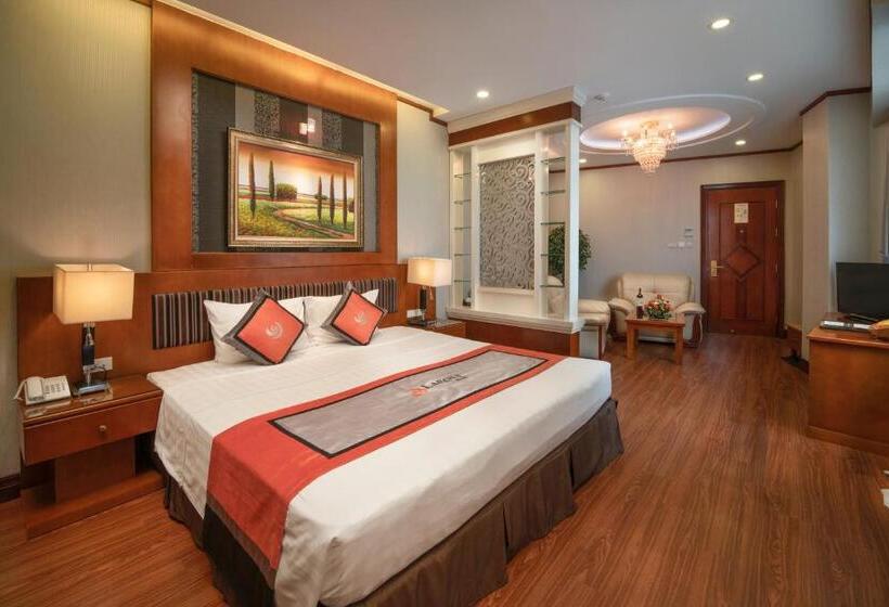 سوییت, Hanoi La Rosa