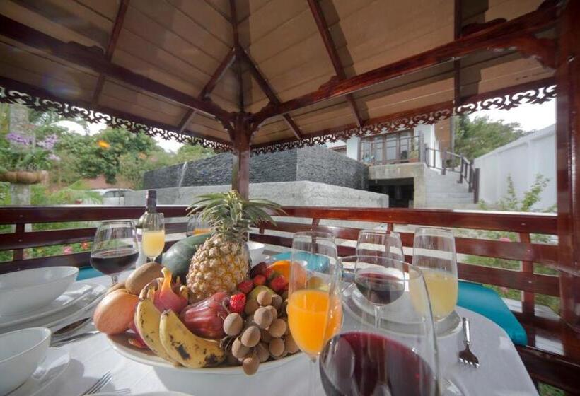 ویلای 4 خوابه, Paradise Island Estate