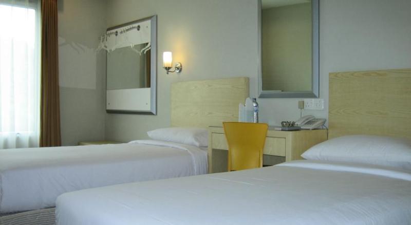 Номер Deluxe, Triniti Hotel Batam