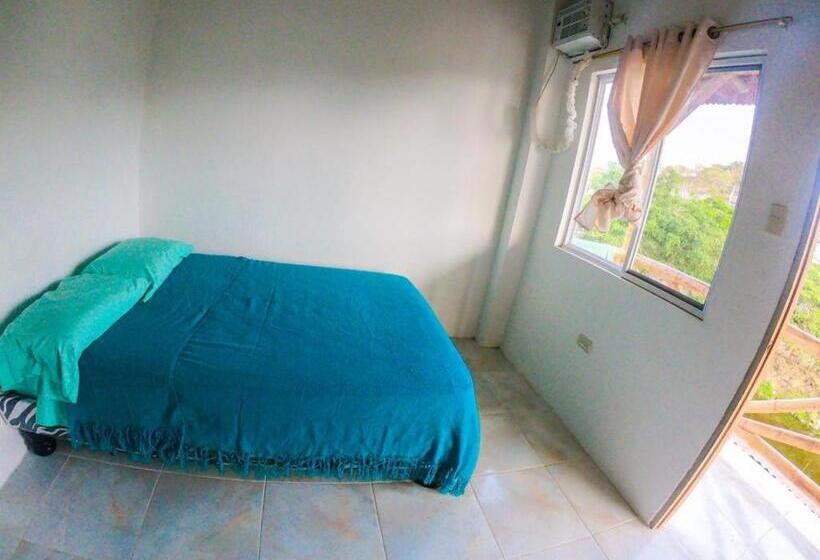 اتاق استاندارد, Iguana Beach House