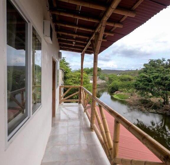 اتاق استاندارد, Iguana Beach House