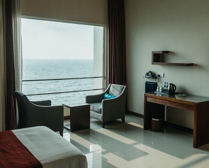 اتاق سه نفره دلوکس با چشم‌انداز دریا, Mirage  Colombo