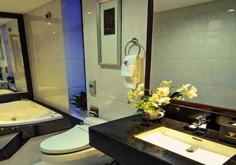 سوئیت با چشم‌انداز رودخانه, Brilliant Hotel   Afternoon Tea Inclusive