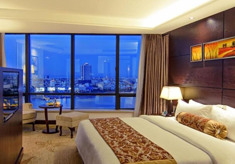 سوئیت با چشم‌انداز رودخانه, Brilliant Hotel   Afternoon Tea Inclusive