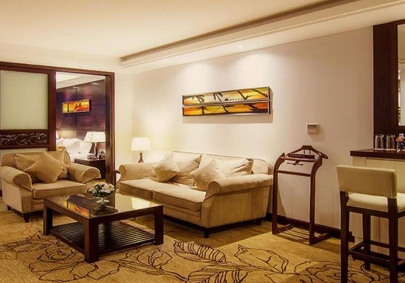 سوئیت با چشم‌انداز رودخانه, Brilliant Hotel   Afternoon Tea Inclusive