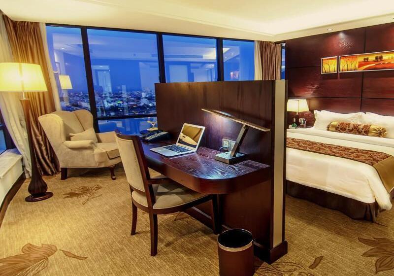 سوئیت با چشم‌انداز رودخانه, Brilliant Hotel   Afternoon Tea Inclusive