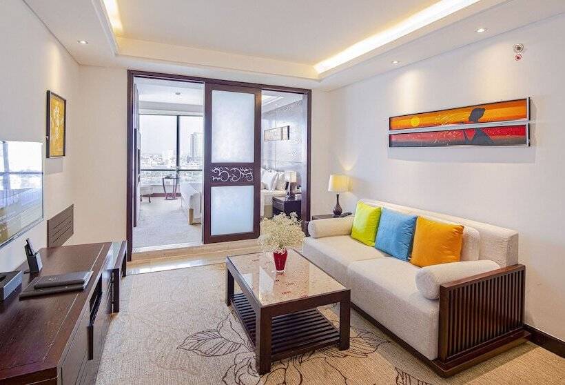 سوئیت با چشم‌انداز رودخانه, Brilliant Hotel   Afternoon Tea Inclusive