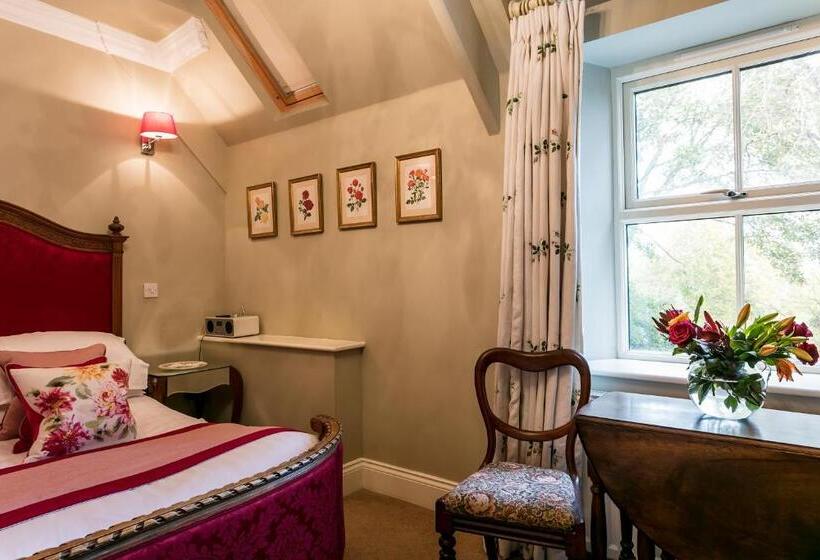 Номер Стандарт, Eshott Hall