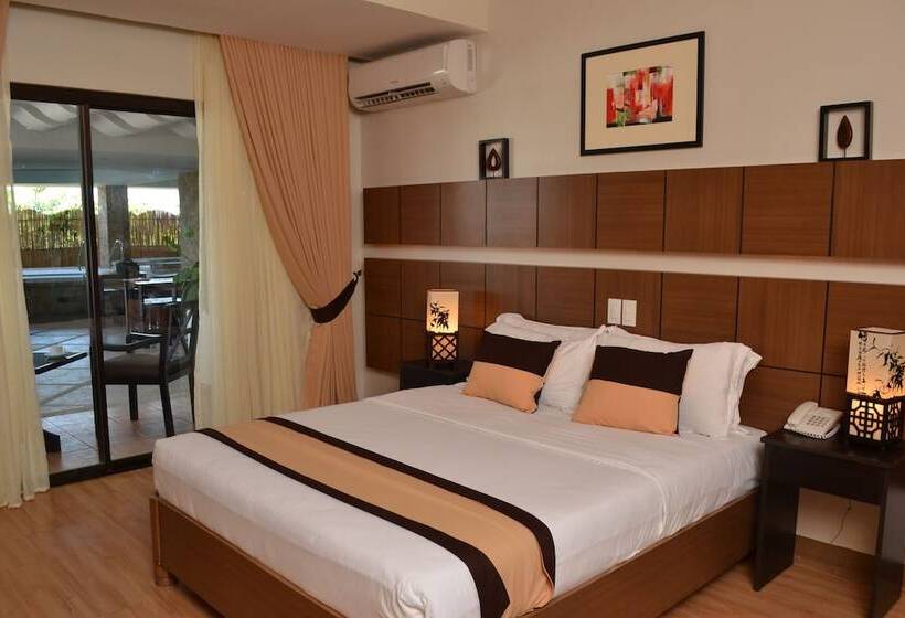 Номер Deluxe Кровать Кинг, The Pinnacle Hotel And Suites