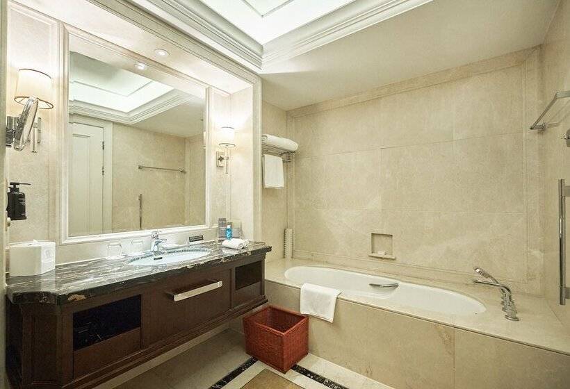 Номер Deluxe Вид на Море, Grand Hotel Haikou