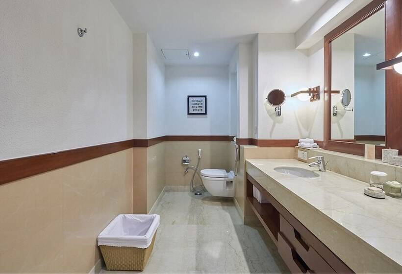 Люкс Повышенной Комфортности, Jaypee Greens Golf And Spa Resort