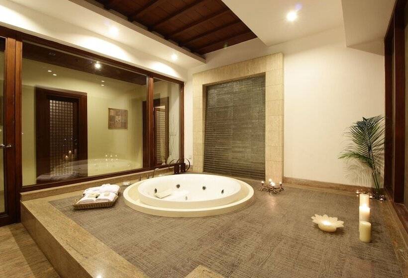 Президентский Люкс, Jaypee Greens Golf And Spa Resort