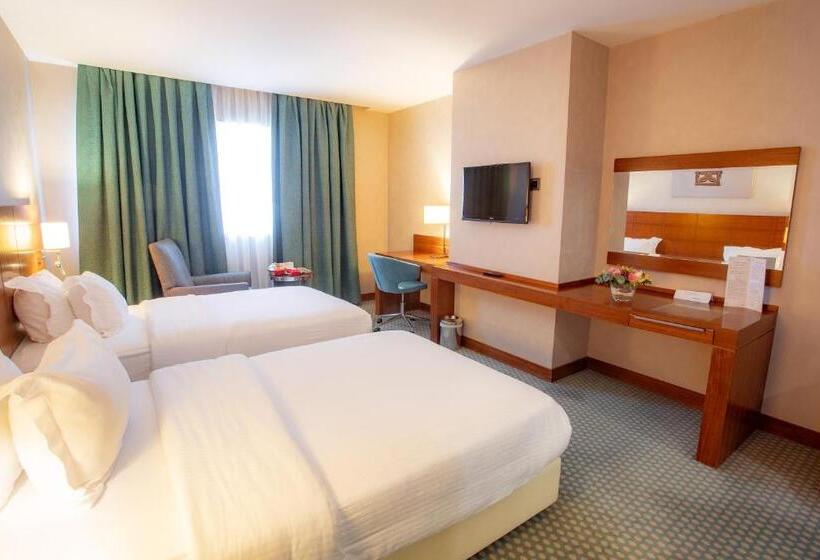 اتاق استاندارد یک نفره, Nevali Hotel & Convention Center
