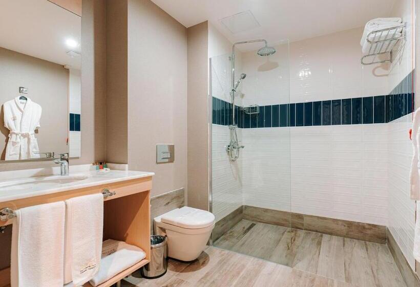سوئیت با بالکن, Invite Hotel Corner Trabzon