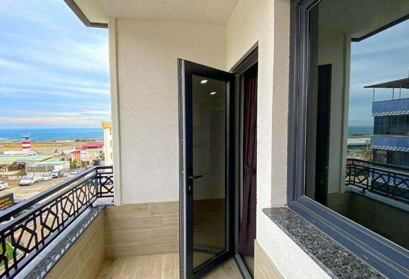 اتاق لوکس با چشم‌انداز دریا, Heaven Suite