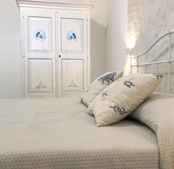 Апартаменты 1 Спальня Нижний Этаж, Angolo Mare Apartments & Rooms