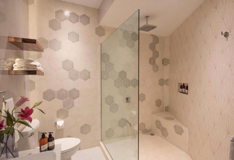 اتاق استاندارد با تخت دو نفره بزرگ, Ocotea Boutique