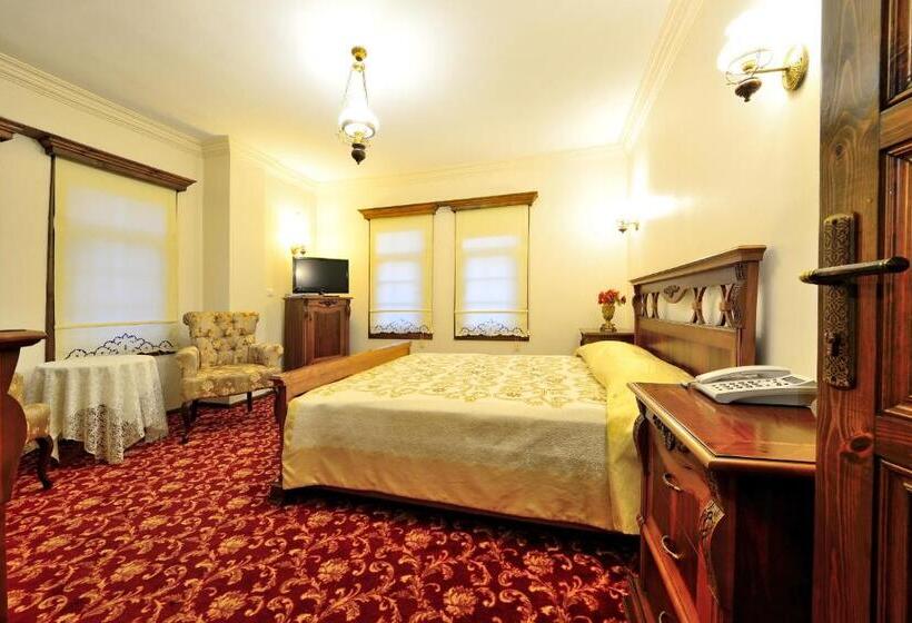 Quarto Estandar, Baglar Saray