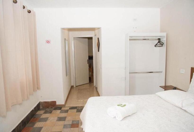 Quarto Deluxe, Pousada Fm Premium   Vila Capivari